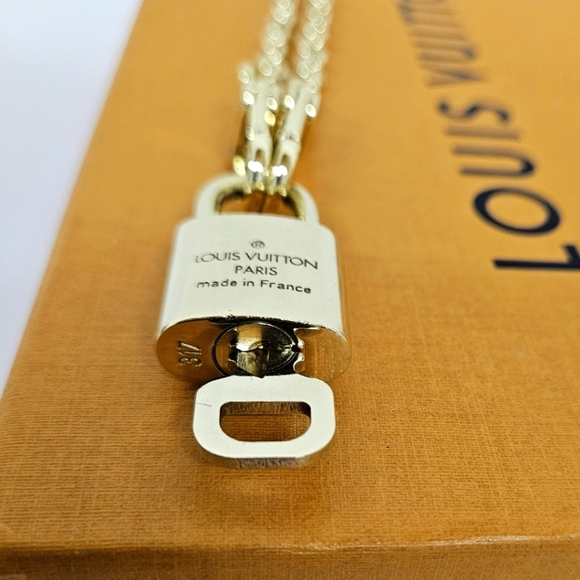 Louis Vuitton 300 Series Padlock and Key Necklace on Pochette Chain in Gold #317 - Picture 8 of 9